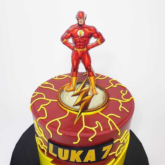 Sugar Cloud Cakes - Cake Designer, Nantwich, Crewe, Cheshire | Marvel  Superhero Birthday Cake – Spiderman, Hulk, Batman & The Flash